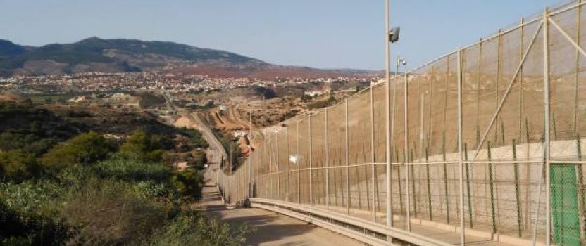 Pallasos en Rebeldía denuncia un año más la violación de los derechos humanos que significa la valla de Melilla