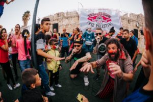 Iván Prado y Los Chikos del Maíz en el Festiclown Palestina 2019.
